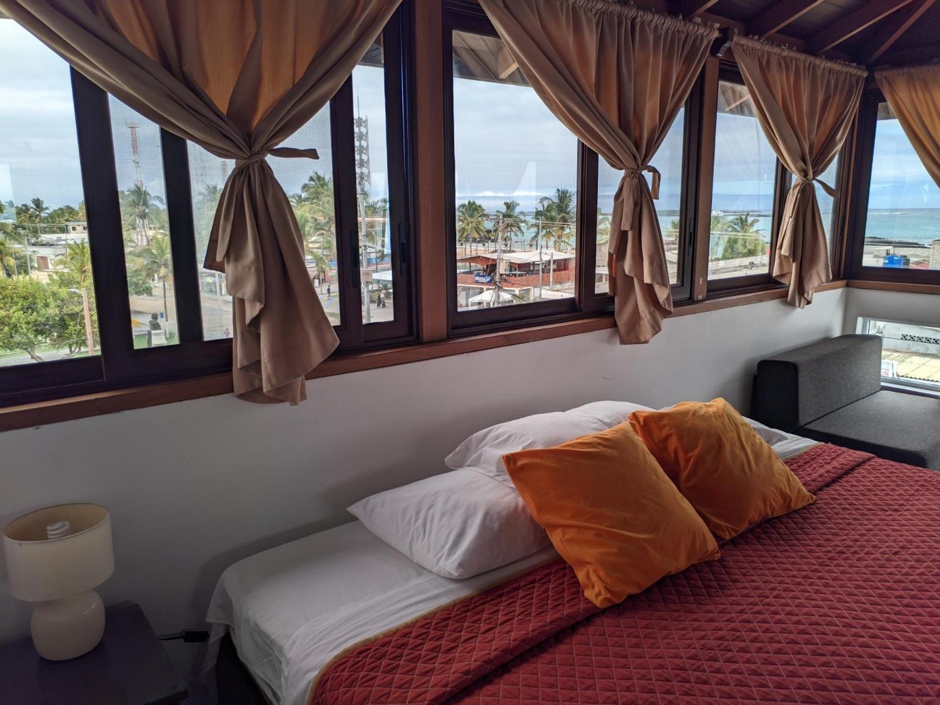 Sun Island Hotel Puerto Villamil Bagian luar foto