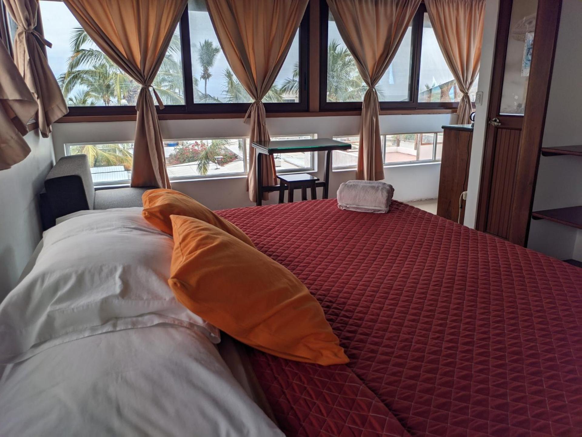 Sun Island Hotel Puerto Villamil Bagian luar foto