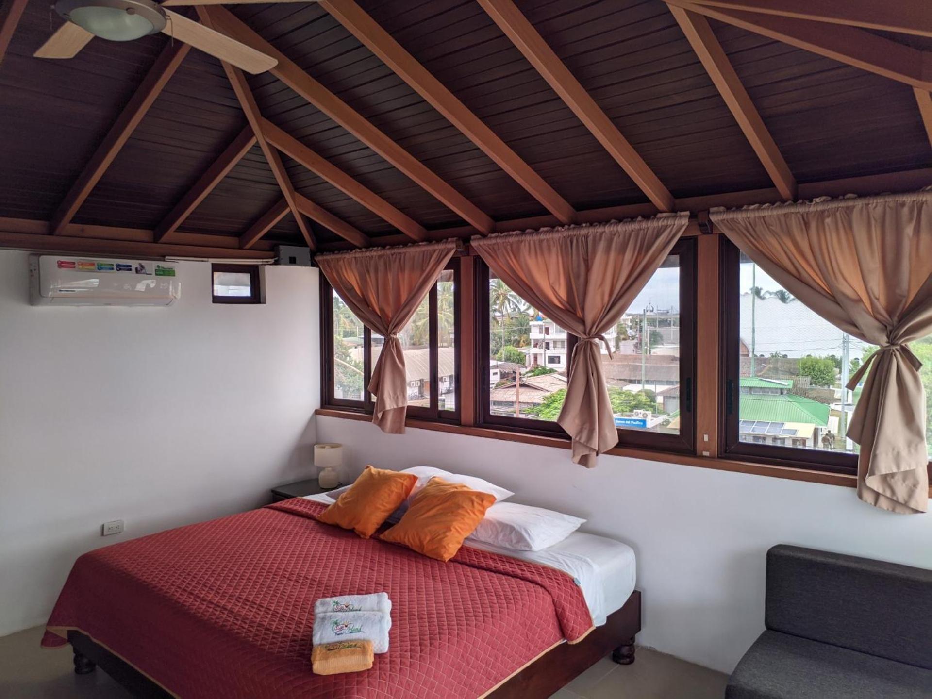Sun Island Hotel Puerto Villamil Bagian luar foto