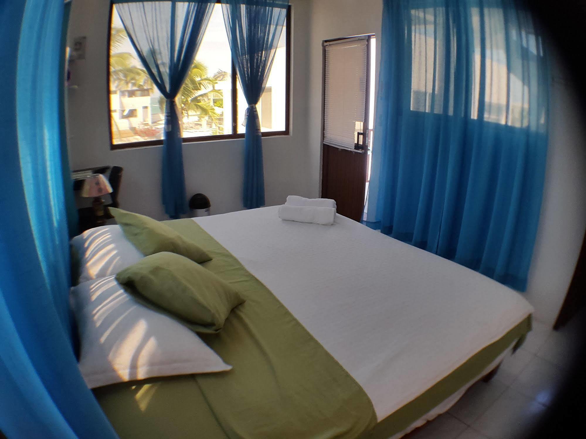 Sun Island Hotel Puerto Villamil Bagian luar foto