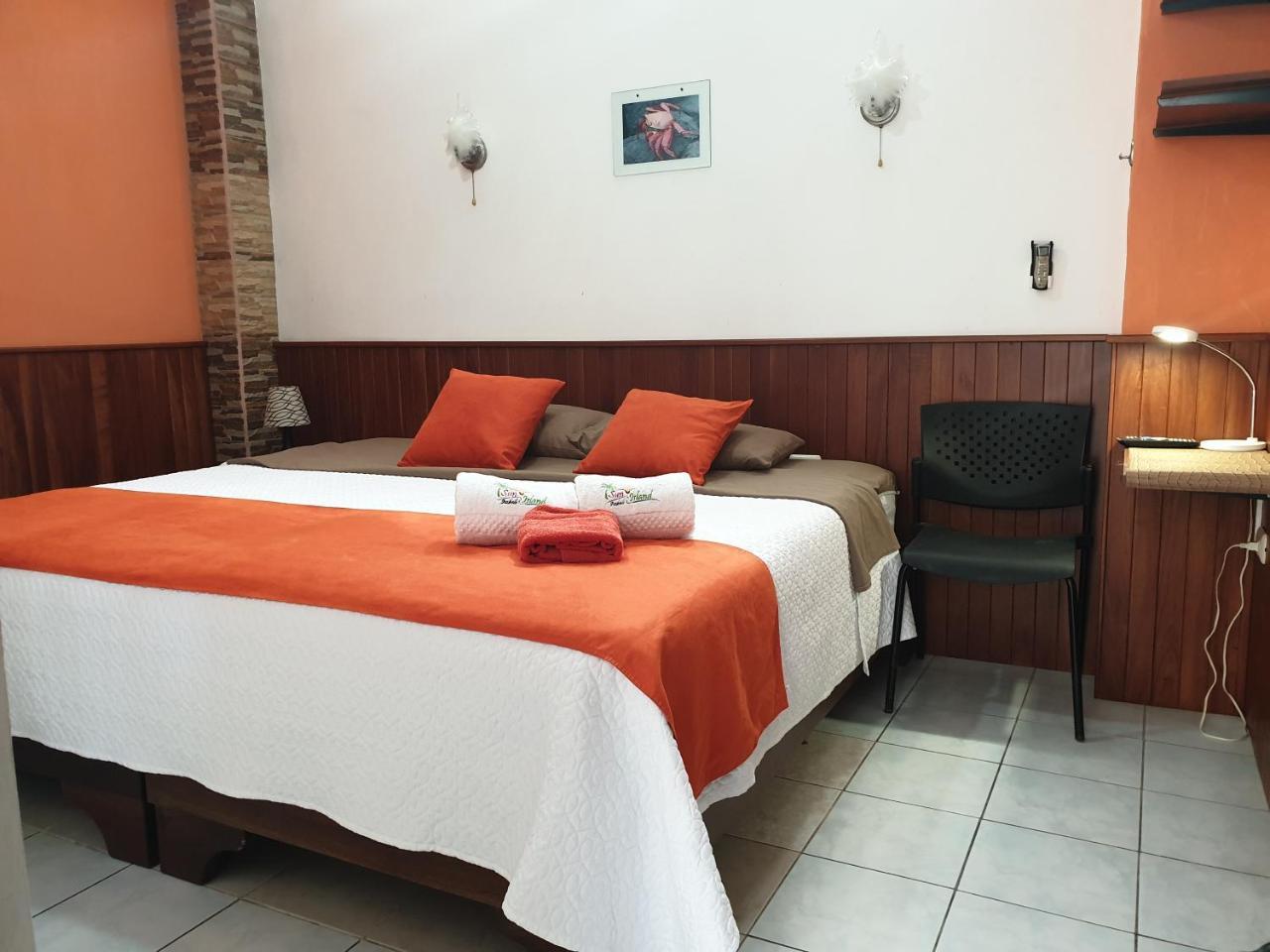 Sun Island Hotel Puerto Villamil Bagian luar foto